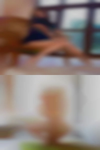 Swinger milf horny women New York.